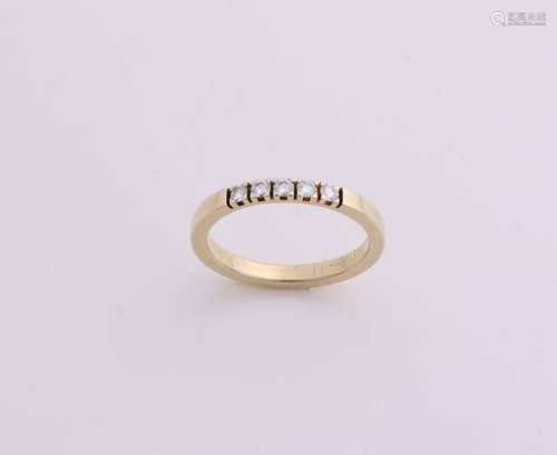 Yellow gold diamond row ring, 585/000, with diamond.