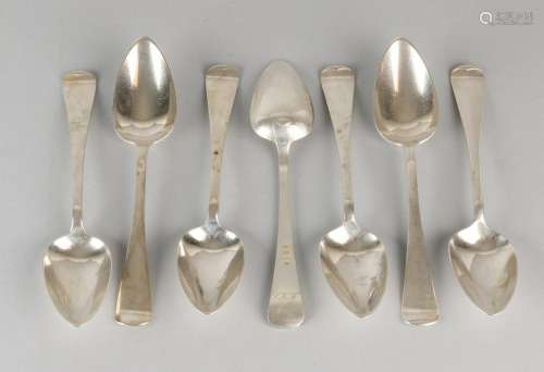 Lot with seven silver spoons, 833/000, model Hague