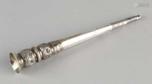 Silver breipenhouder, 833/000, with machined edges with