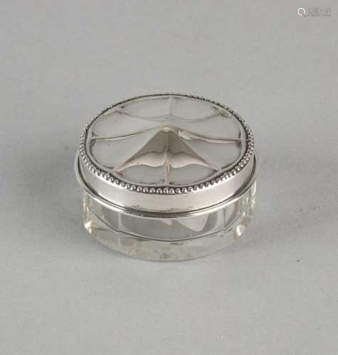 Ten-sided cut crystal cream jar, equipped with