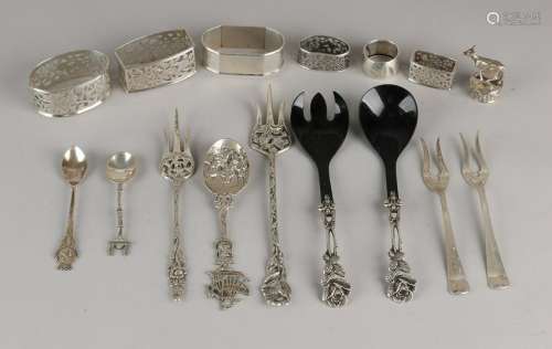 Various parts with silver, 835/000, a silver bread and