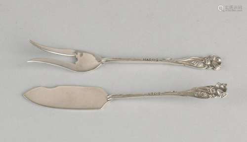 Two-piece set consisting of 835/00 silver butter knife