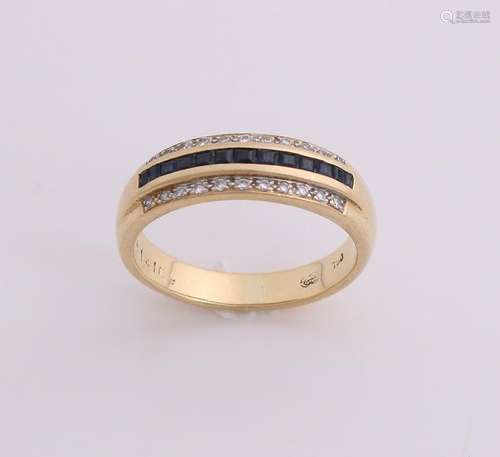 Yellow gold ring, 750/000, with diamond and sapphire.