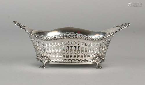 Ajour sawn 835/000 silver bonbon basket. Provided with