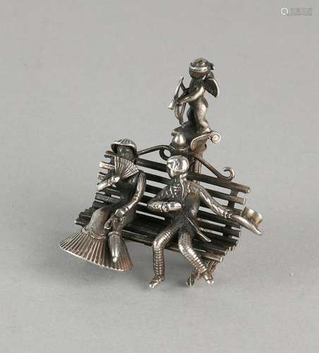 835/000 Silver miniature. Elegant gentleman with hat