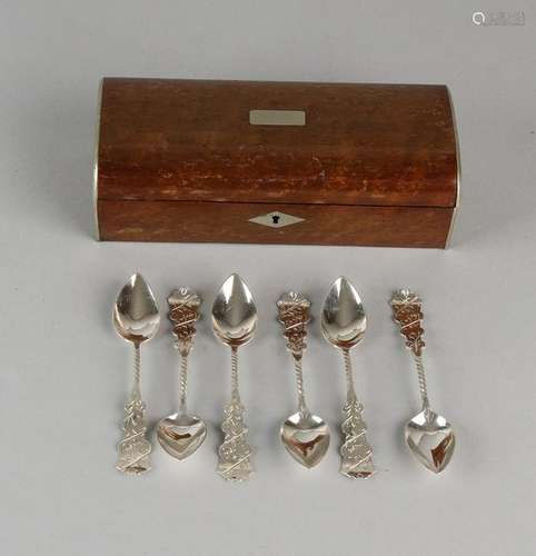 Beautiful walnut spoon box with inlay and six 835/000