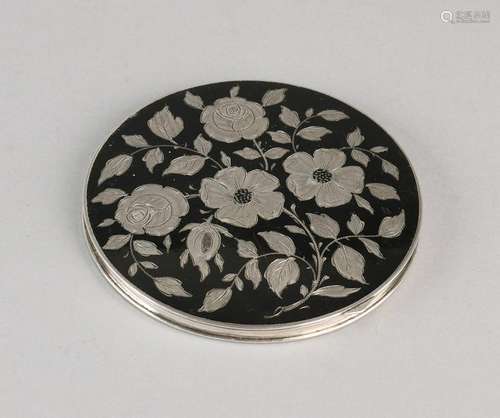 835/000 black enamelled silver powder box with