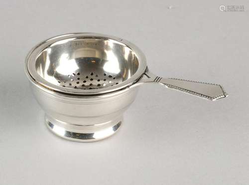 835/000 Silver Art Deco tea strainer complete with