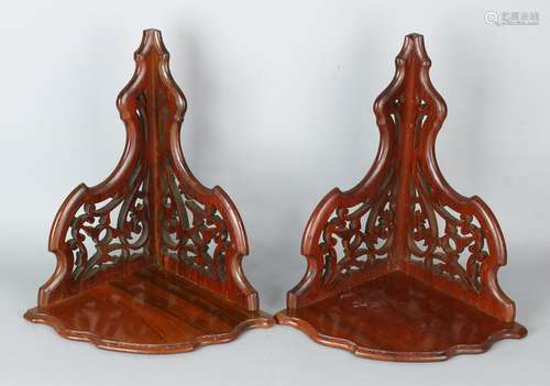 Two 19th century walnut hoeketageres. Circa 1870. Size: