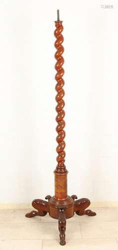 Large 19th century twisted cap with three bokkepoten.