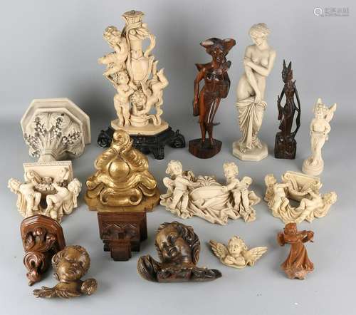 Lot old decorative items. Divers. Among other things: