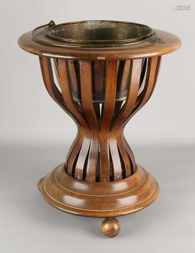 Antique mahogany tea warmer with bandintarsia. Size: 45