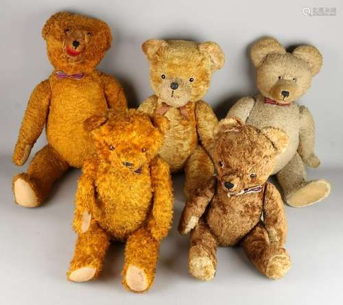 Five big old teddy bears. Divers. 20th century. Size: