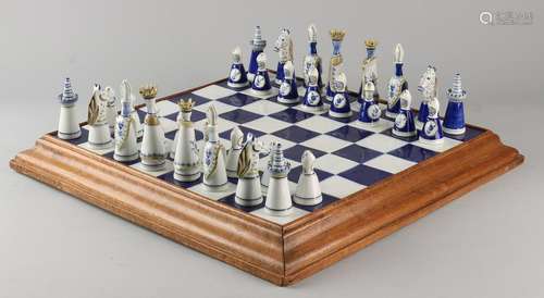 Rare Portugal Viana porcelain chess with mahogany