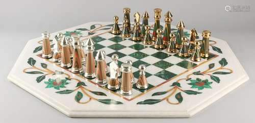 Rare Italfama chess set with metal figures houtbelijmd