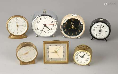 Seven old alarm clocks. Divers. 20th century. Size: 5-9