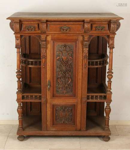 German solid oak Gründerzeit vertico with full columns