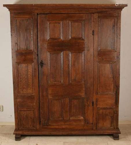 Large 18th century German oak bread spun with shelves