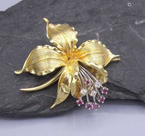 BROSCHE / brooch, gearbeitet in Form einer Orchidee, 585er Gelbgold mit Weissgoldanteilen (21,3