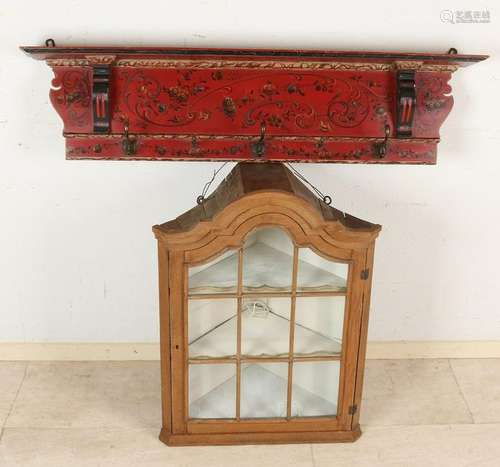 19th Century oak corner cabinet with Hindelopen painted