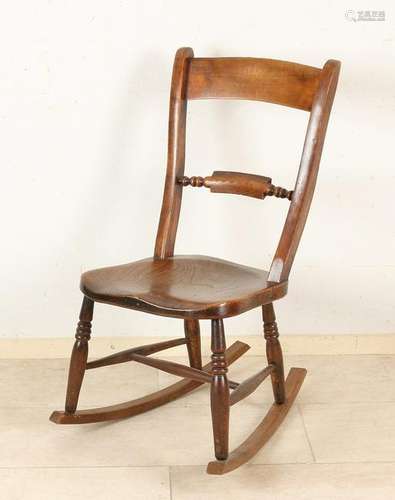 19th Century elm wood rocking chair. Size: 90 x 70 x 50