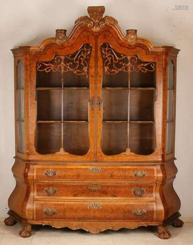 Dutch Baroque style walnut cabinet-top cabinet with