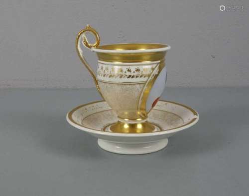 EMPIRE TASSE MIT UNTERTASSE / ANDENKENTASSE / GLOCKENBECHER / empire cup, um 1800, Porzellan,