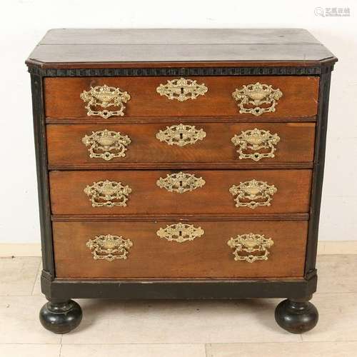 18th Century oak four-drawer dresser with beautiful