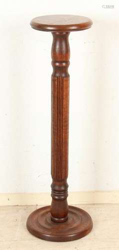 Oak pedestal. Second half 20th century. Dimensions: H