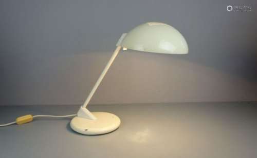 TISCHLAMPE / SCHREIBTISCHLAMPE / table desk lamp, 1970er Jahre, weiß lackiertes Eisenblech und