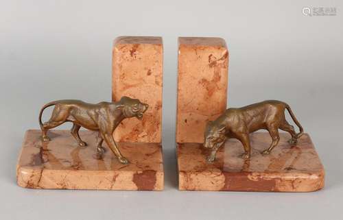 Two Art Deco marble bookends bronze tigers. Circa 1930.