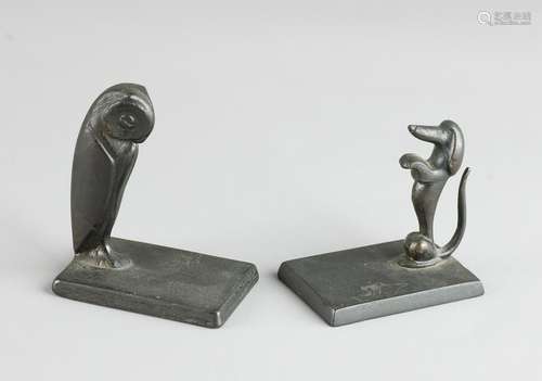 Two bronze Art Deco paperweight. Owl and dachshund.