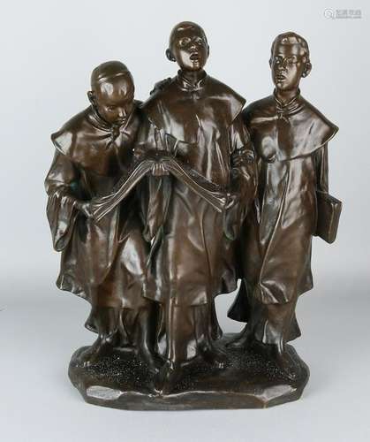 Bronze Fig. Three singing choirboys. By Stühgen