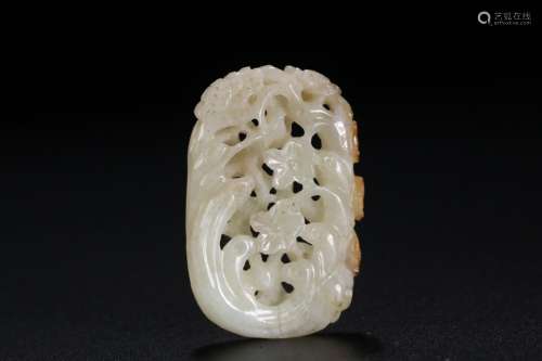Late Qing dynasty hetian jade flower pattern pendent