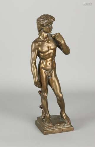 Bronze statue. David. 20th century. Size: 25.5 cm. In