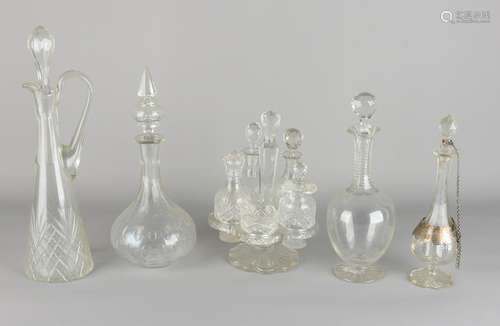 Five times antique crystal. Comprising: One six-piece