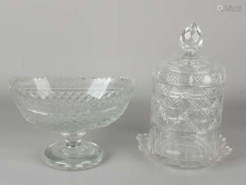 Twice old / antique crystal. Consisting of: biscuit