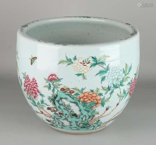 Large antique Chinese porcelain Family Rose flower pot