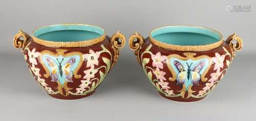 Two antique Majolica flower pots. Jugendstil. Circa