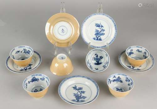 Set Chinese Kangxi porcelain cups and saucers. 18th