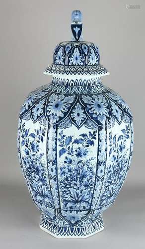 Fayence capital Delft vase. Circa 1930. Marked Old