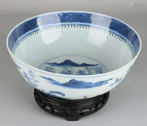 Large 19th century Kang Xi branded Chinese bowl with