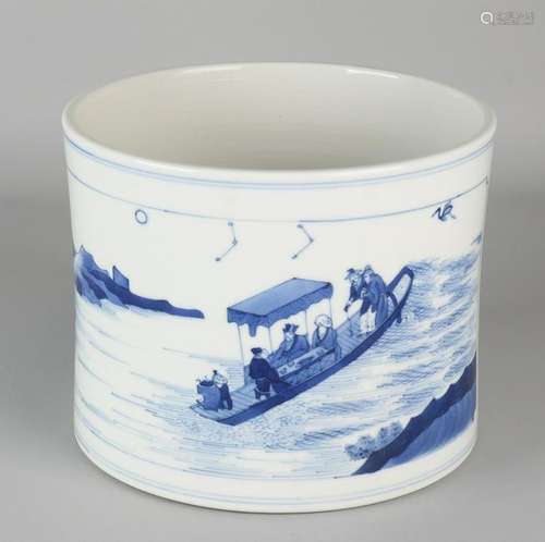 Chinese porcelain penselenpot with landscape / text