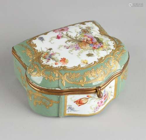 Antique German porcelain Wallendorf handpainted lid box