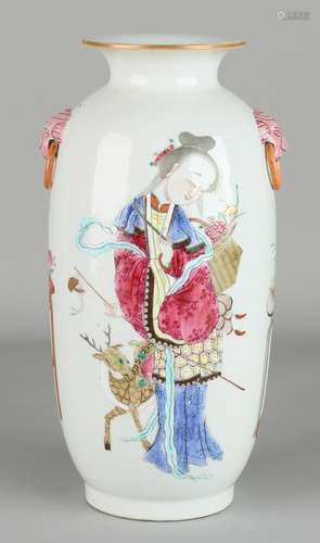 Ancient Chinese porcelain vase with Rose Family Geishas