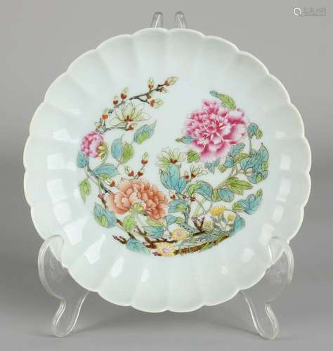 Old / antique Chinese porcelain Family Rose dish with