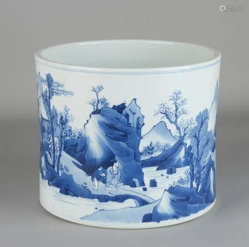 Big old Chinese porcelain penselenpot with surrounding