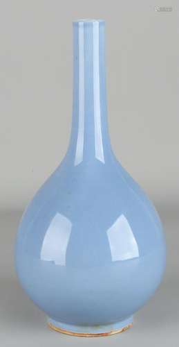 Ancient Chinese porcelain vase with pipe bottom mark