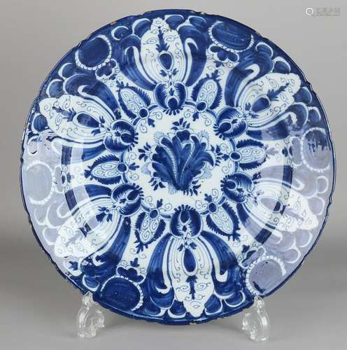 Large 18th century Delft Fayence dish with floral