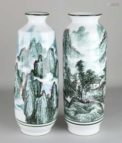 Twe large hand-painted Chinese porcelain vases with